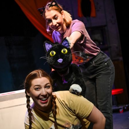 Jennie the Cat: A Halloween Adventure